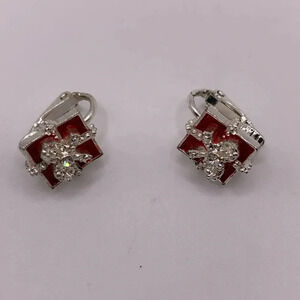 Avon silver tone Christmas gift box  clip on earrings